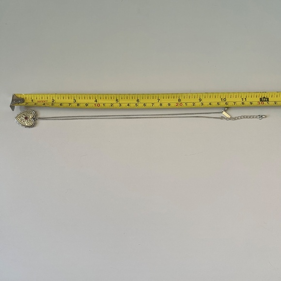 TOPSHOP  Silver Tone Heart Pendant Necklace - Picture 4 of 7